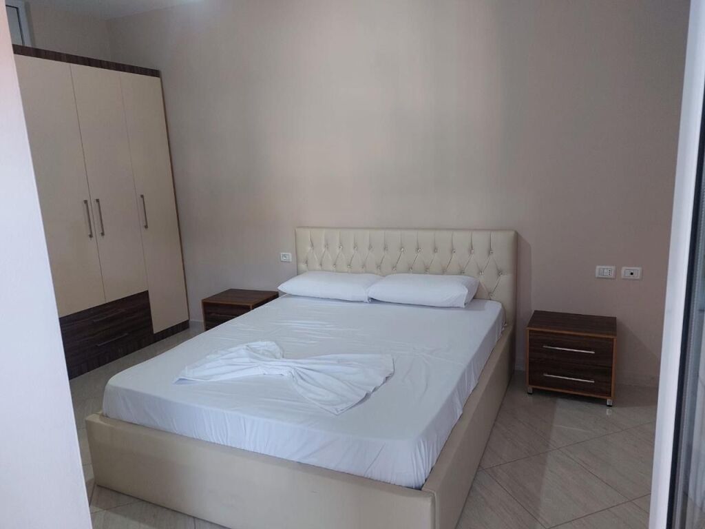 Apartament për qira afatgjatë Lungomare Vlora