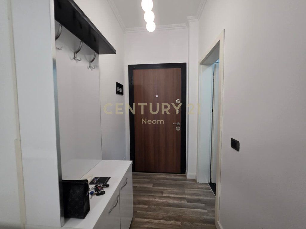 JEPET ME QERA APARTAMENT 1+1, PA MALORE TE LIQENI I THATË