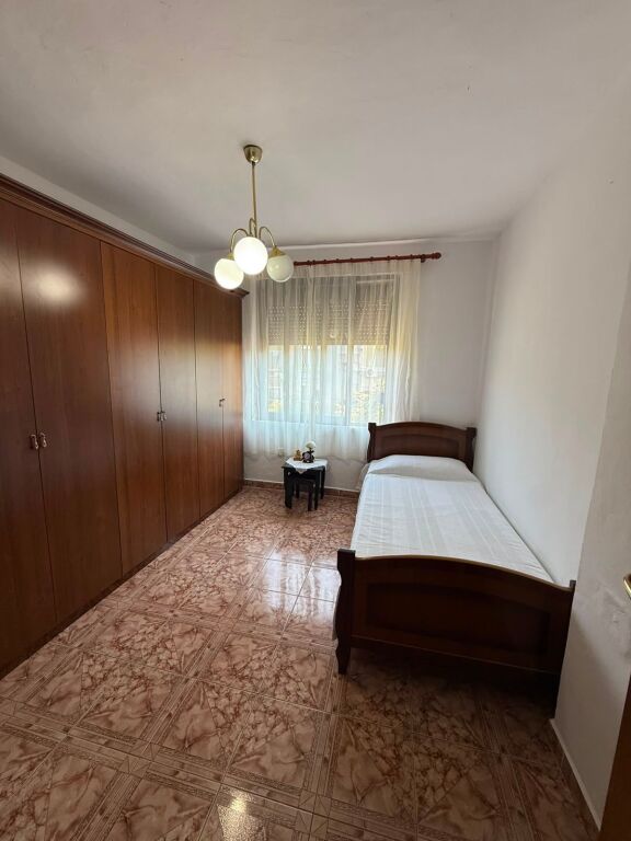 Affittiamo 2+1 in via Kavaja