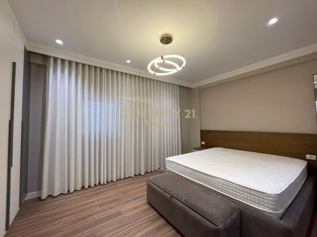 JAPIM APARTAMENT 3+1+2 ME QIRA NE KOMPLEKSIN LAKE LAND RESIDENCE NE FARKE