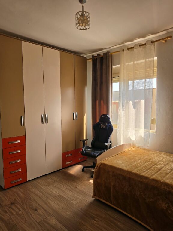 🏡 **AFFITTASI APPARTAMENTO 2+1+2**💰 **Prezzo: 60.000 Lek/mese**