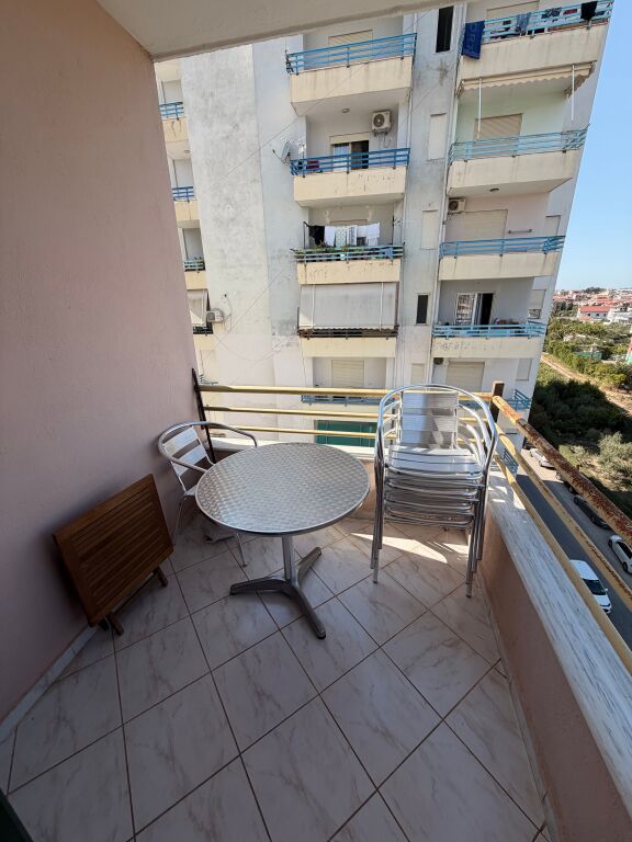 Jepet me Qera Apartament 1+1 ne Plazh Iliria