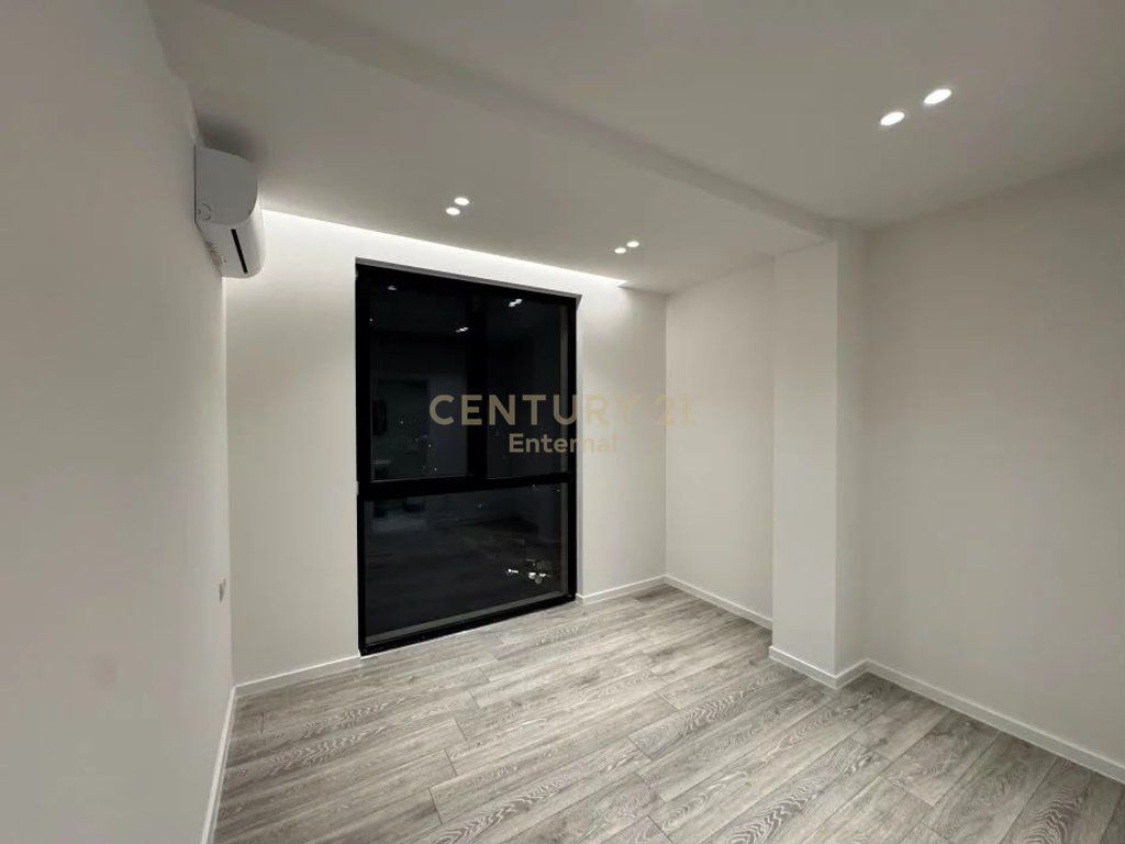JEPET ME QIRA – APARTAMENT 2+1+2 + Post parkimi te Mine Peza