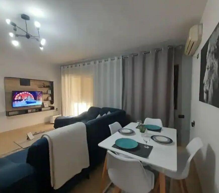 Jepet me qera super apartment ne Qender