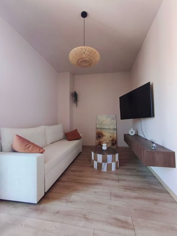Appartamento 1+1 in Affitto a Golem – Centro, 270 m dal Mare