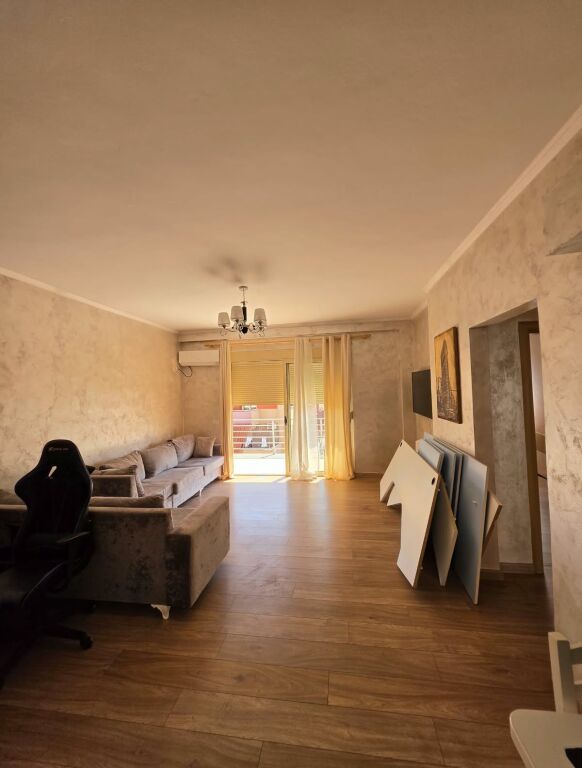 🏡 **AFFITTASI APPARTAMENTO 2+1+2**💰 **Prezzo: 60.000 Lek/mese**