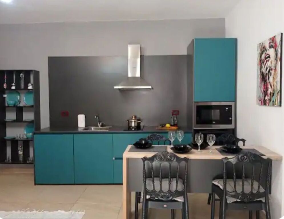 Jepet me qera super apartment ne Qender