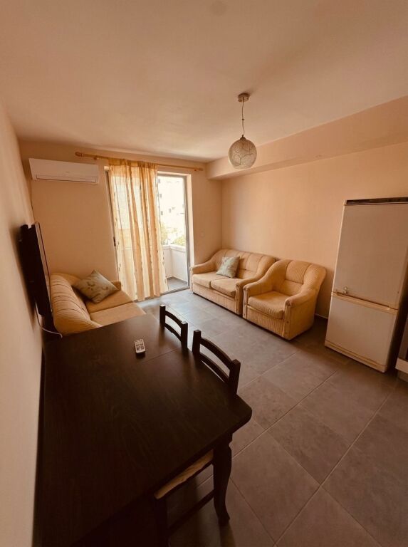 Apartament 1+1 me qira – Shkolla e Bashkuar !