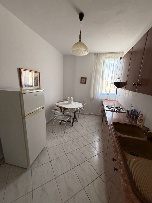 Jepet me Qera Apartament 1+1 ne Plazh Iliria