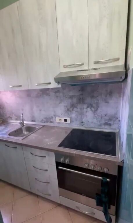 Apartament me qera 1+1 rruga Hoxha Tahsim