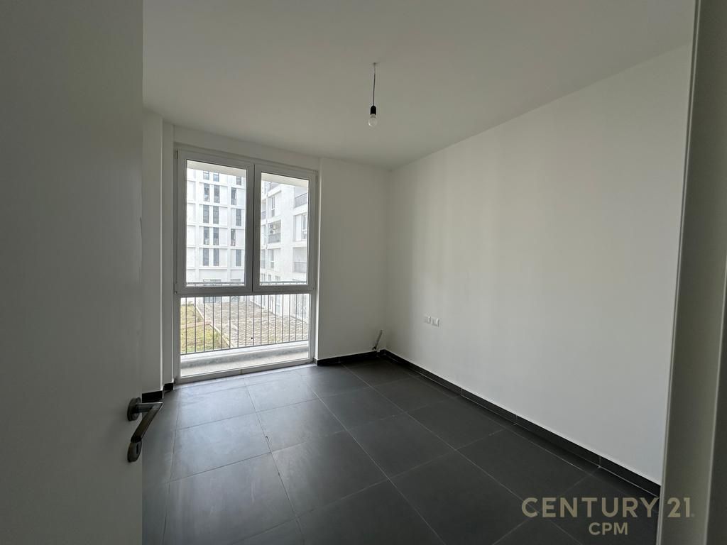 Apartament 3+1 Per Zyre Me Qira Rruga 5 Maji