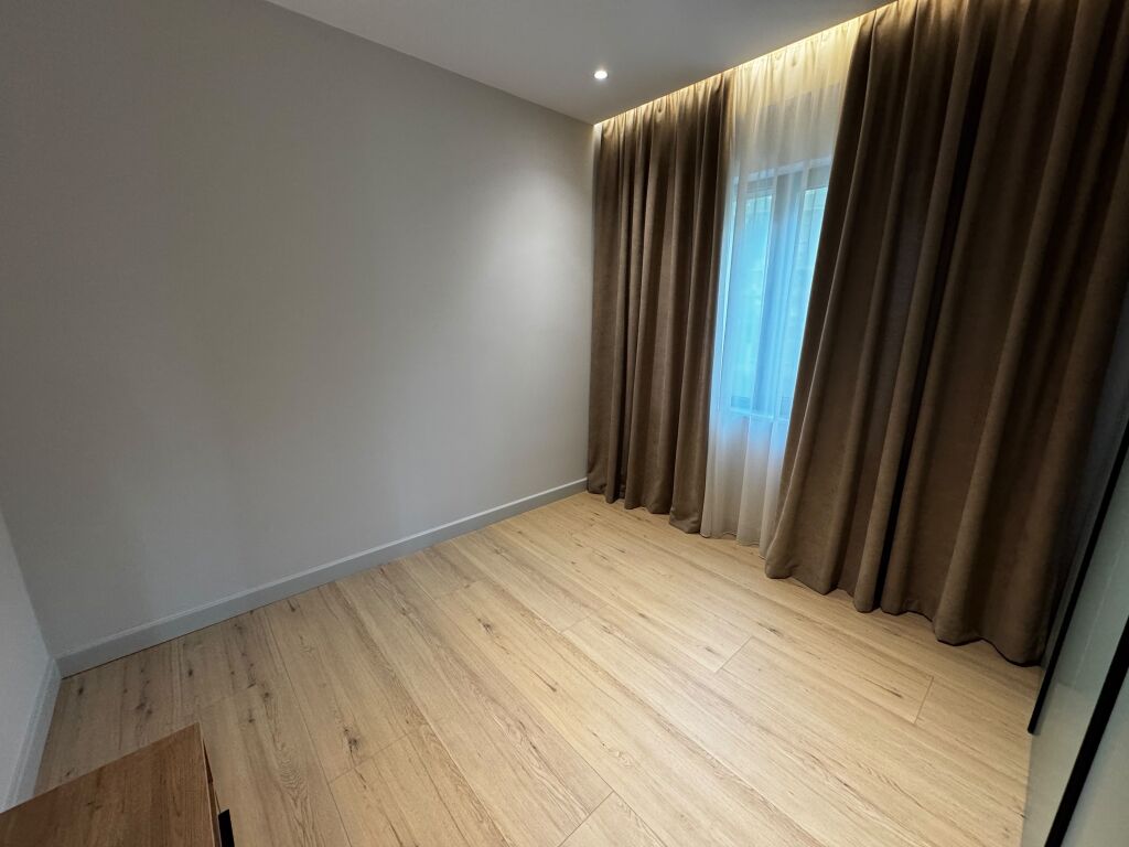 SHITET APARTAMENT 2+1 Liqeni i thate