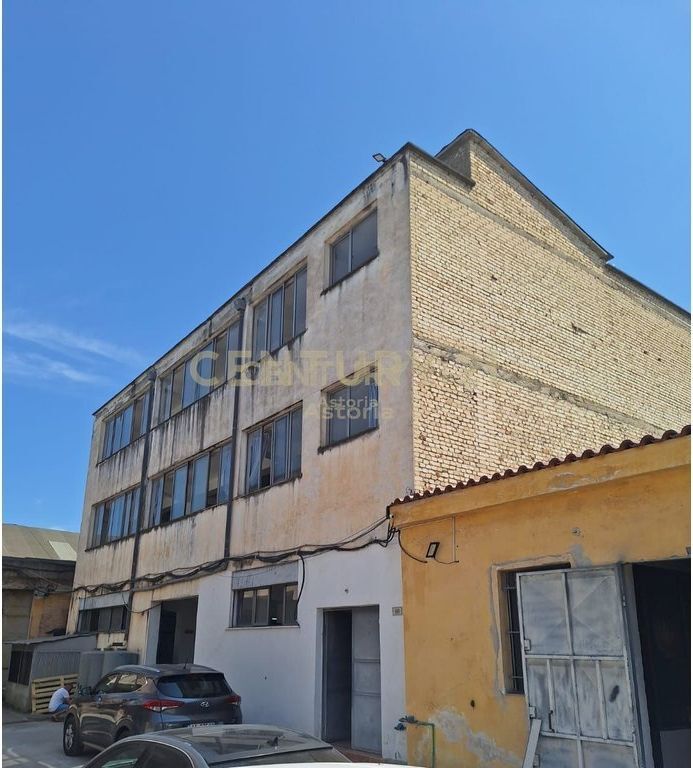 FOR RENT FLOOR 0 AND MULTIFUNCTIONAL BUILDING OF THE FRIDGE IN TIRANA