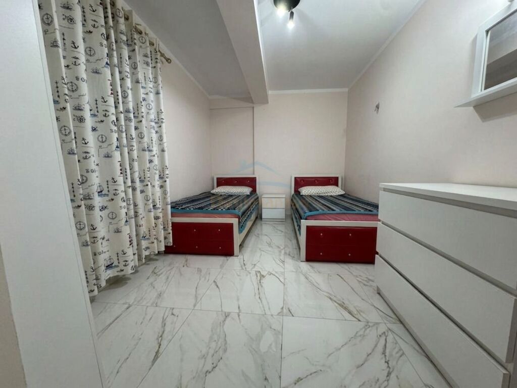 Qira, Apartament 2+1+2, Rruga Fortuzi, Tiranë