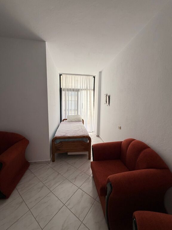 Jepet me Qera Apartament 1+1 ne Plazh Iliria
