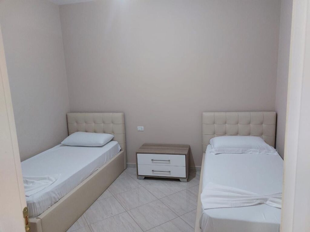 Apartament për qira afatgjatë Lungomare Vlora