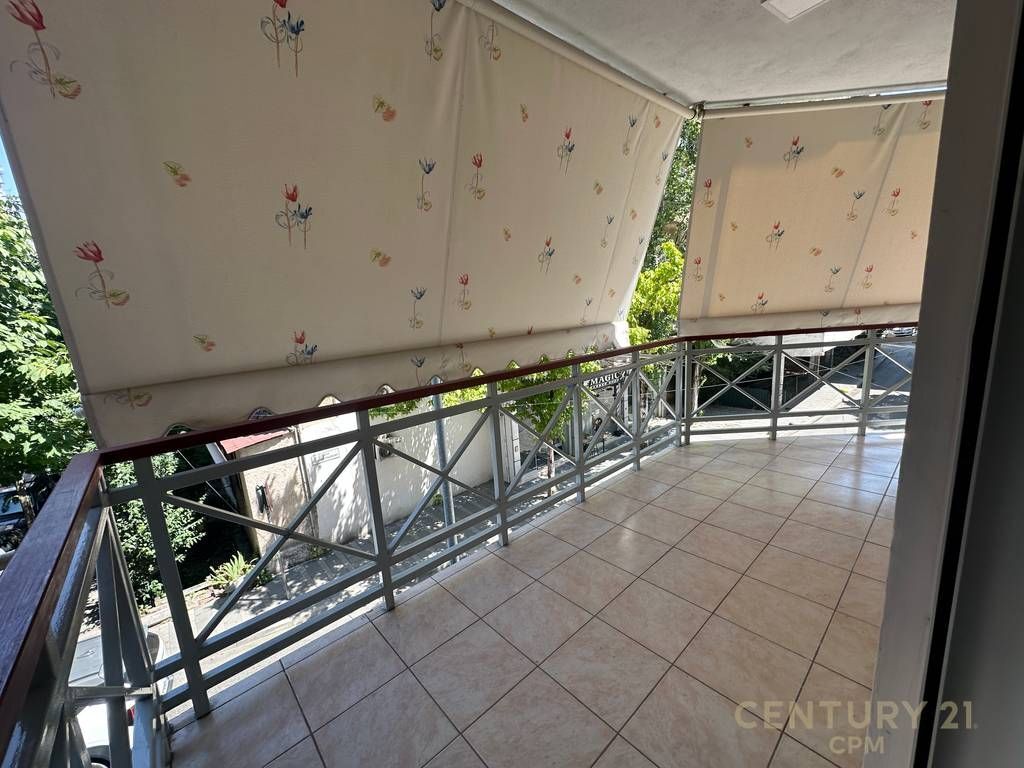 Qira, Apartament 2+1+2 per Zyra tek Garda