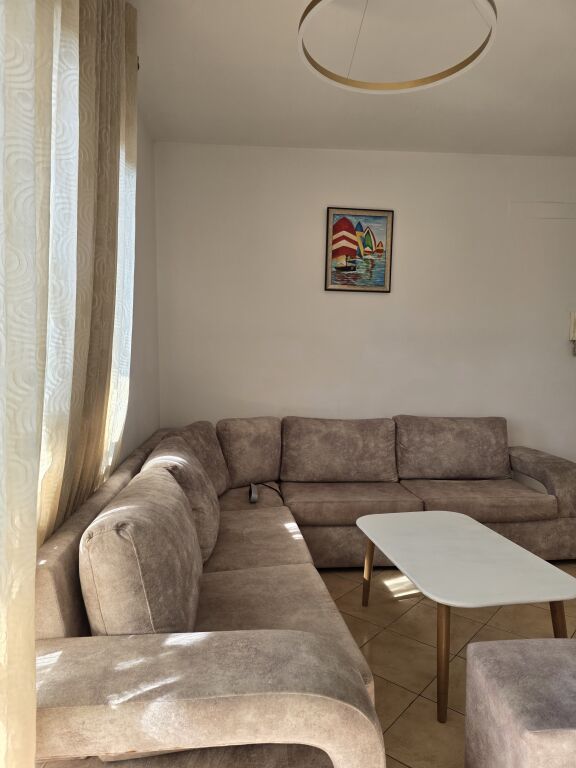 Apartment 2+1 for rent Zogu i Zi