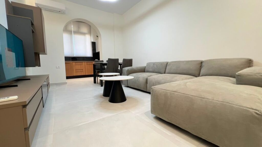 Apartament 1+1 me qira tek Medreseja