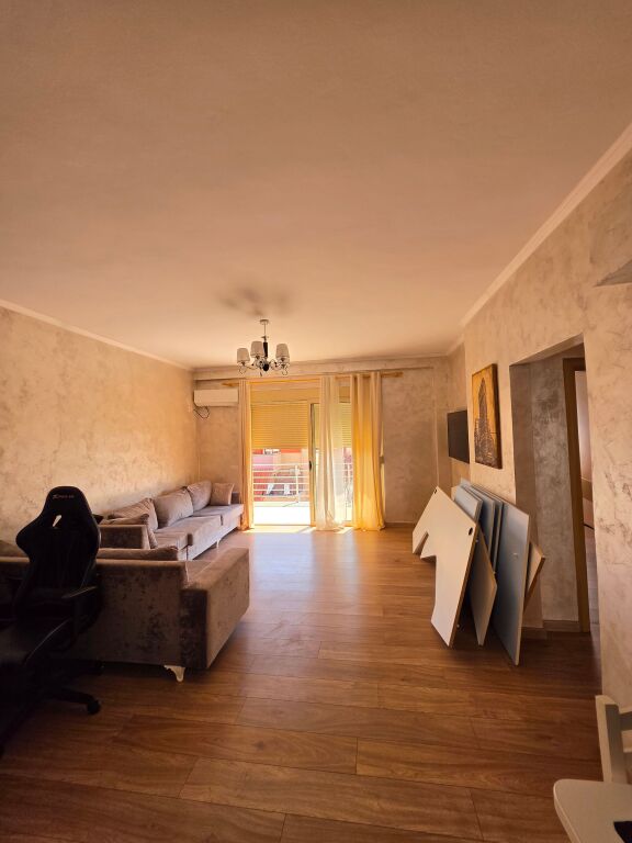 🏡 Appartamento 2+1+2+2 balconi in affitto  📍 Astir, vicino al mercato Jata 💰 Prezzo: 60.000 Lek/mese  