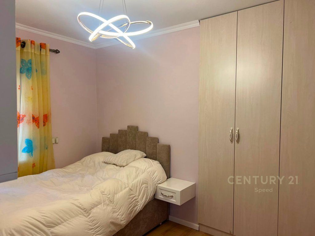Apartament 3+1 + post parkimi te perfshire me qira tek Tregu Elektrik!