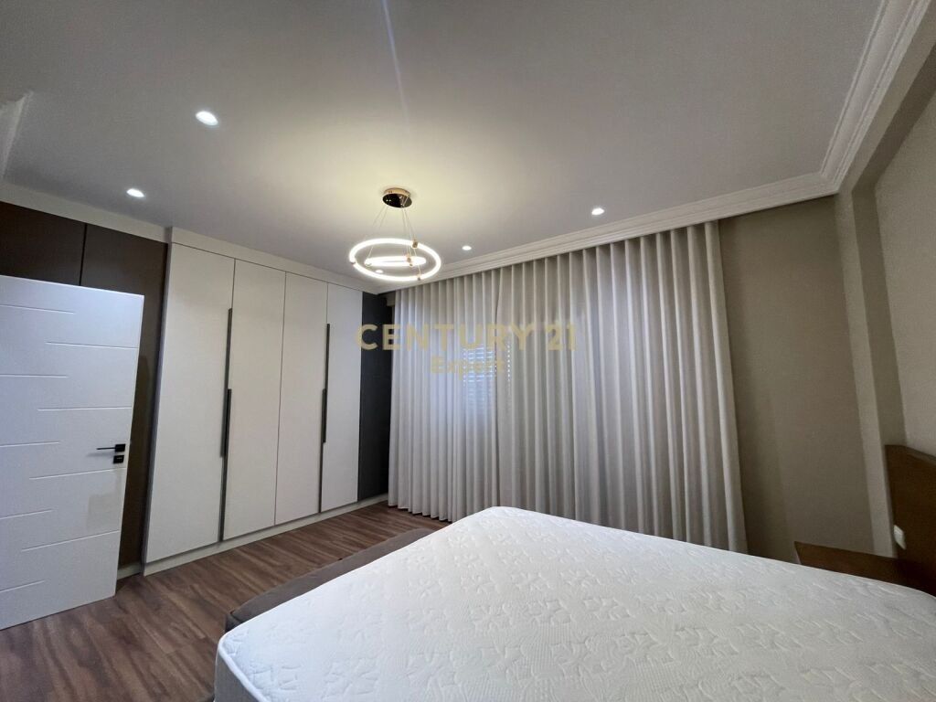JAPIM APARTAMENT 3+1+2 ME QIRA NE KOMPLEKSIN LAKE LAND RESIDENCE NE FARKE !!!
