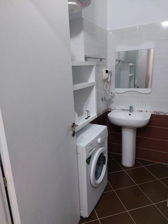 Apartament për qira afatgjatë Lungomare Vlora