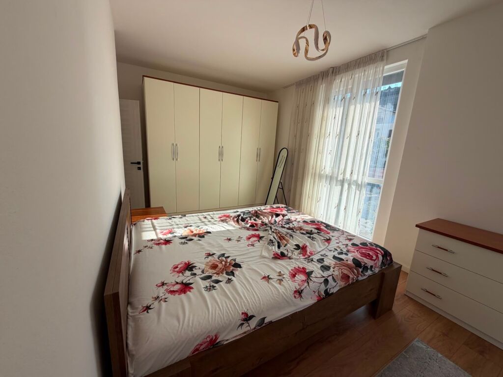 Apartament i ri 2+1 me qira, i mobiluar – Paskuqan, pranë Bulevardit të Ri Tirane