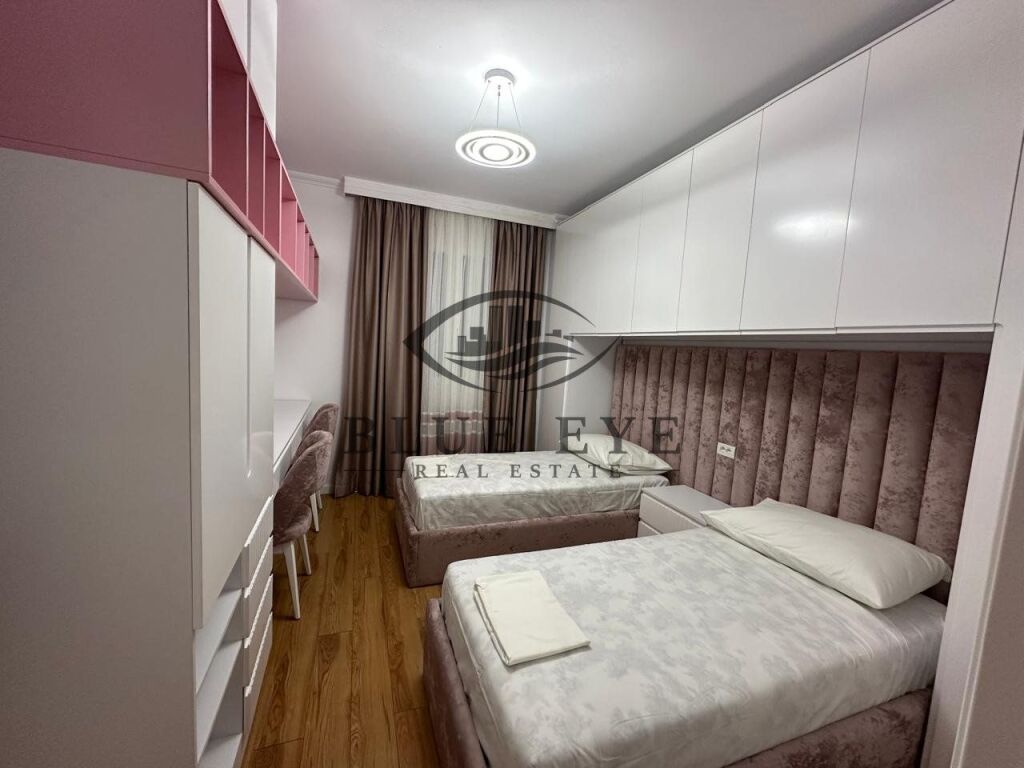 JEPET ME QERA APARTAMENT 2+1 ME PAMJE DETI – STACIONI I PARË, PLAZH!