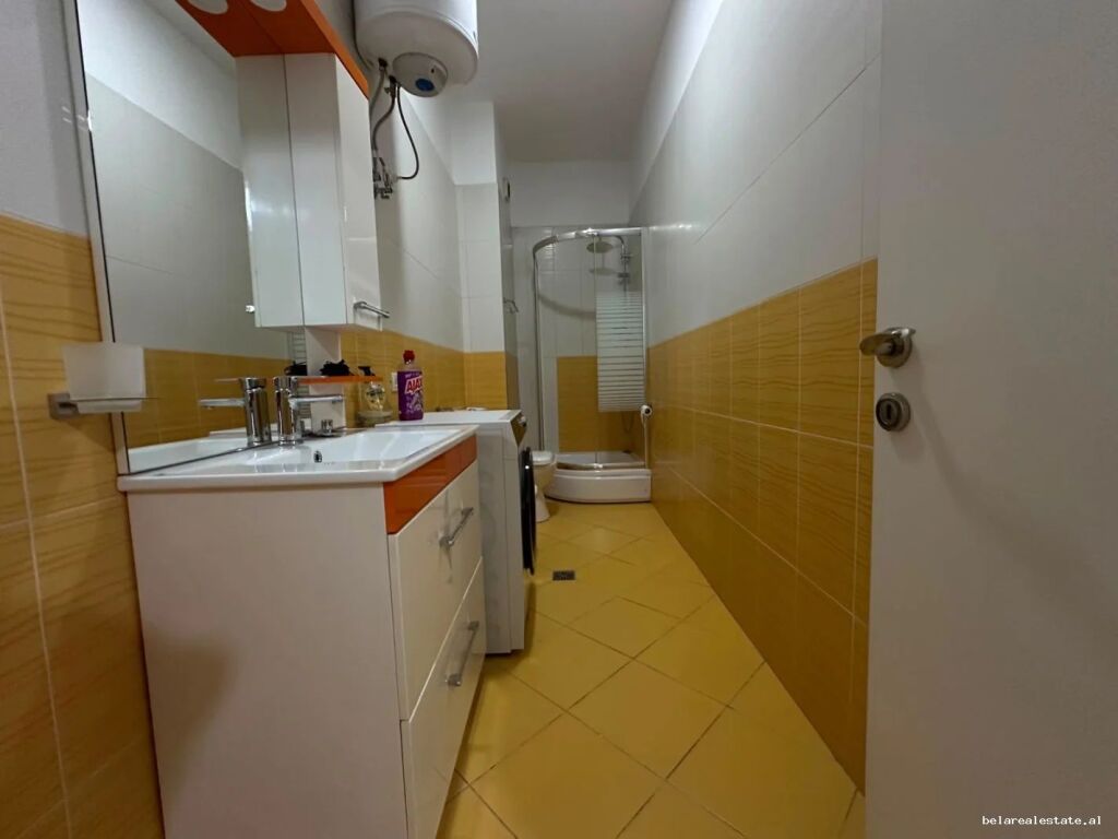 Apartament Me Qera 2+1 Tek Komuna e Parisit (ID B2202066) Tirane