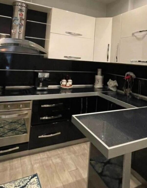 Jepet apartament 3+1+2+Post Parkimi tek Kompleksi Delijorgji , Rruga e Kavajes .
