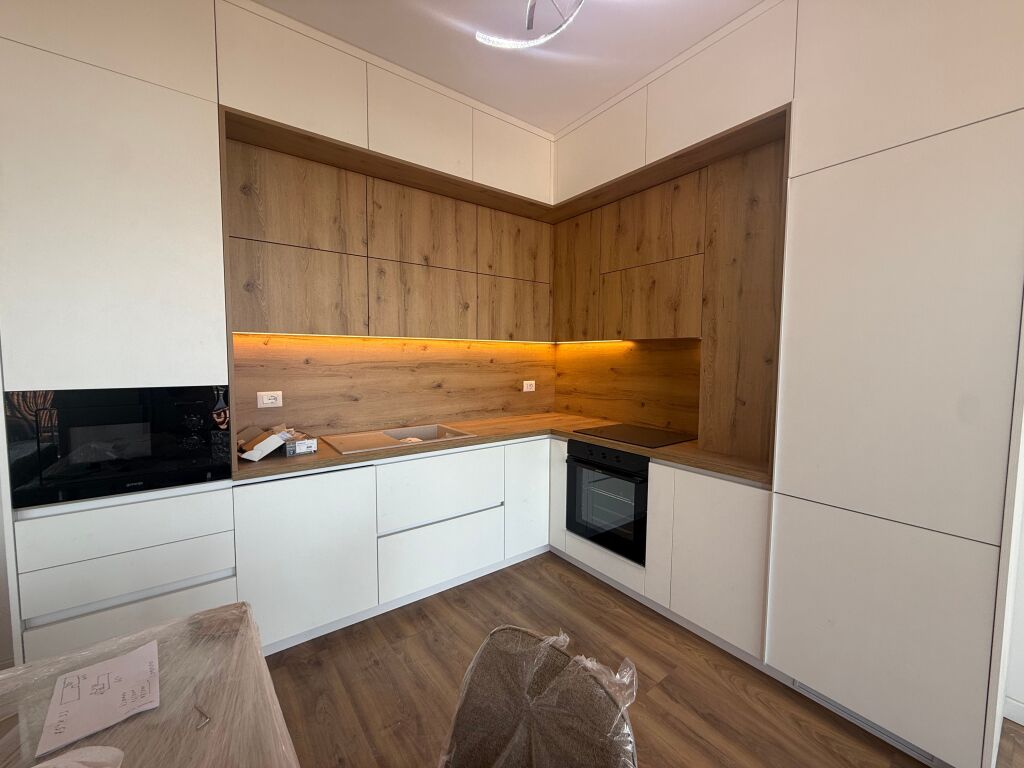 Siri Kodra, Apartament Modern 2+1 Per Qira