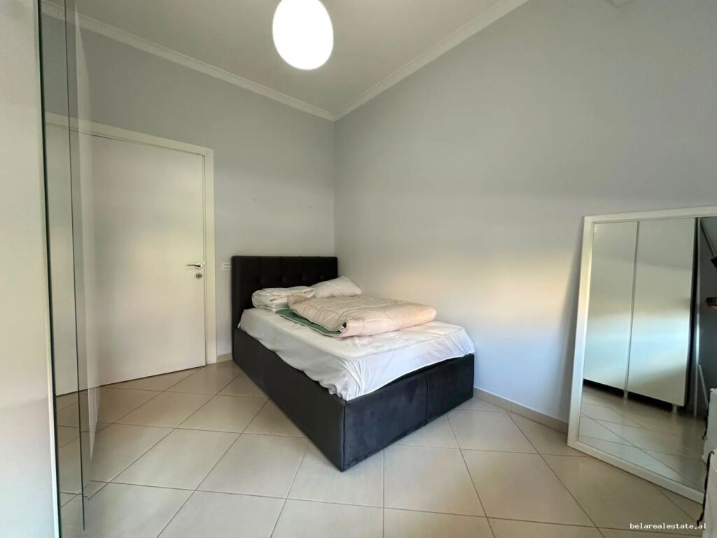 Apartament Me Qera 2+1 Tek Komuna e Parisit (ID B2202066) Tirane