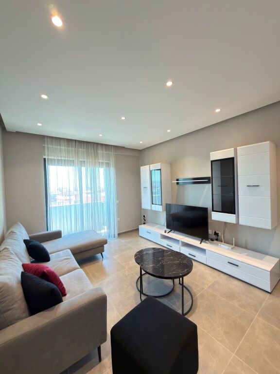 Jepet me qira Apartament 1+1+verand tek Rezidenca Oasis, pranë Unazës së re!