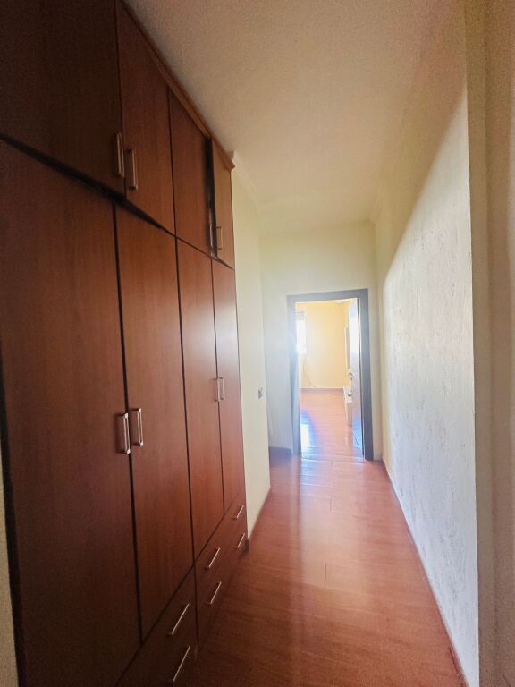 Appartamento 1+1+2 Bagni + 1 Balcone In Affitto