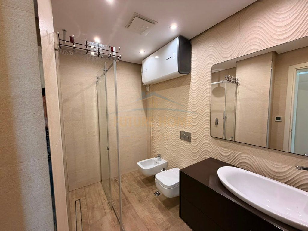 Qira, Apartament 4+1+3, Blloku, Tiranë