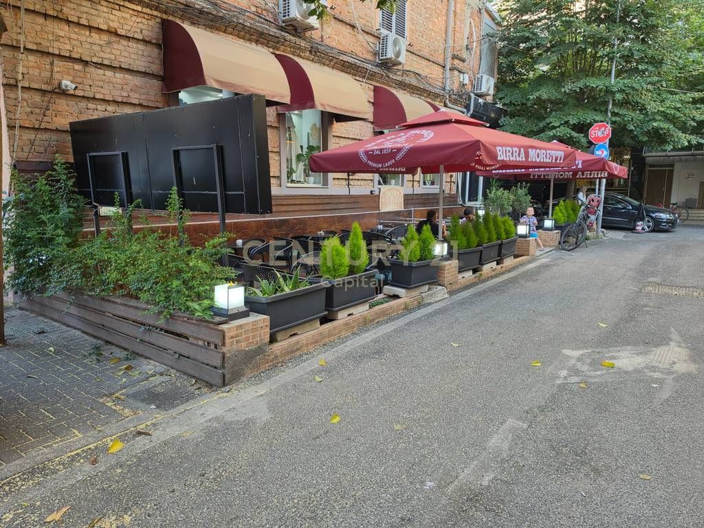 Locale in vendita a Bllok!