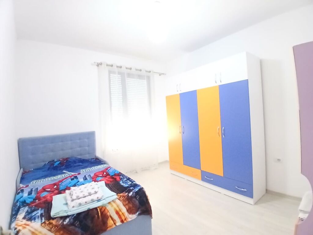 JEPET APARTAMENT ME QERA 3+1+post parkim