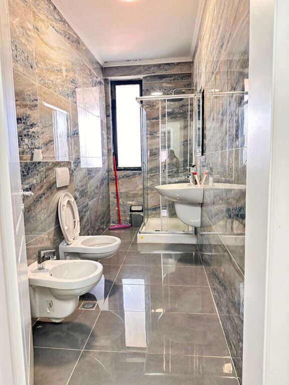 Apartament 2+1+2 per qira, Selvia !