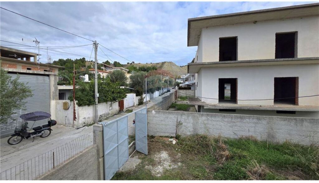 🏡 OKAZION – SHTËPI PRIVATE PËR SHITJE NË VLORË!