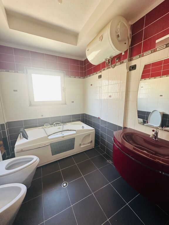 Appartamento 1+1+2 Bagni + 1 Balcone In Affitto