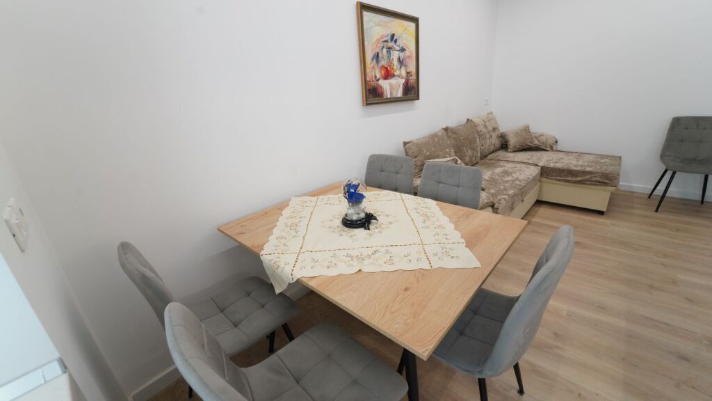 Apartament 1+1 per qera Medreseja !