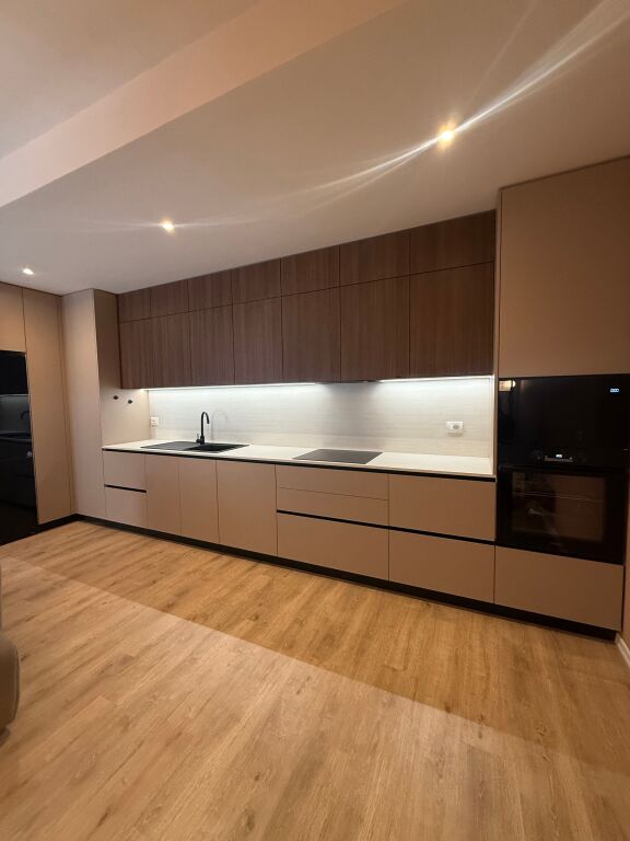 𝗝𝗲𝗽𝗲𝘁 𝗺𝗲 𝗾𝗲𝗿𝗮 𝗮𝗽𝗮𝗿𝘁𝗮𝗺𝗲𝗻𝘁 𝟮+𝟭+𝟮 – 𝗨𝗻𝗶𝘃𝗲𝗿𝘀 𝗖𝗶𝘁𝘆