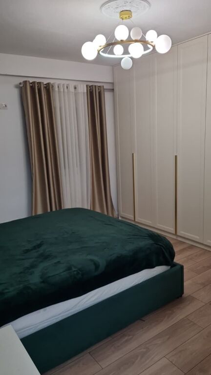 Jepet me qera 2+1 ne qender durres