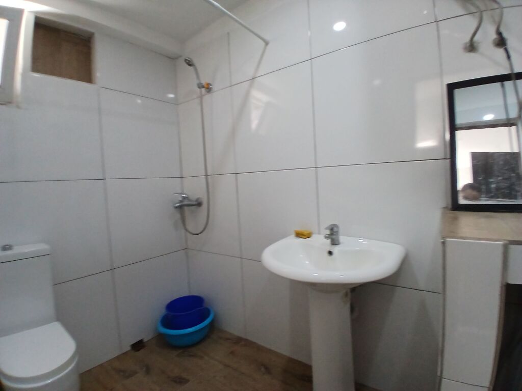 For rent 1+1 Laprake 35,000 leke
