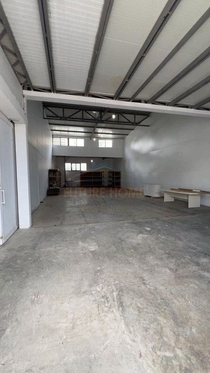 Edificio Commerciale in Affitto su 2 Piani, Autostrada Tirana - Durazzo, Incrocio di Kashar