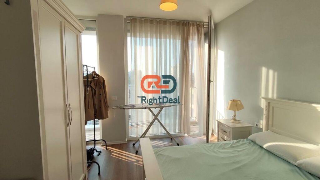 Tek Rezidenca Emi 6, Shitet Super Apartament 2+1+2 Me Hapesira Te Bollshme!!