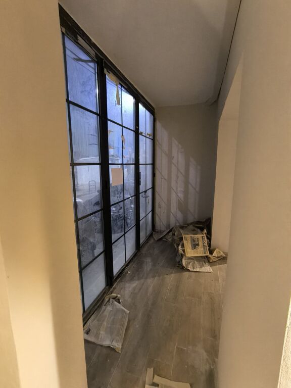 NEGOZIO IN AFFITTO 100 M2 VASIL SHANTO 100.000 LEKE FH-89083