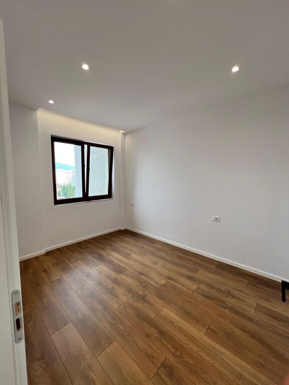 Shitet Apartament 1+1 – Rruga Irfan Tomini , Tirana e Re