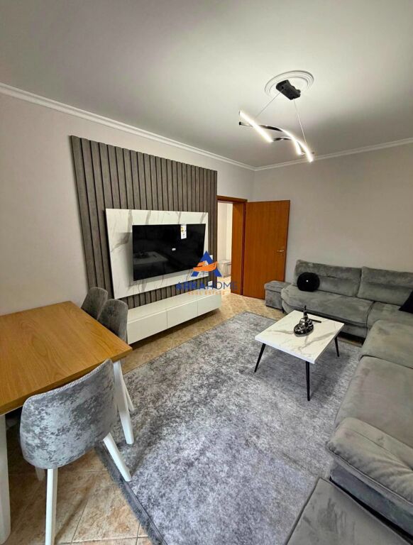 JEPET ME QERA APARTAMENT 2+1+BALLKON "TE RRUGA E DURRESIT" 70.000 LEKE